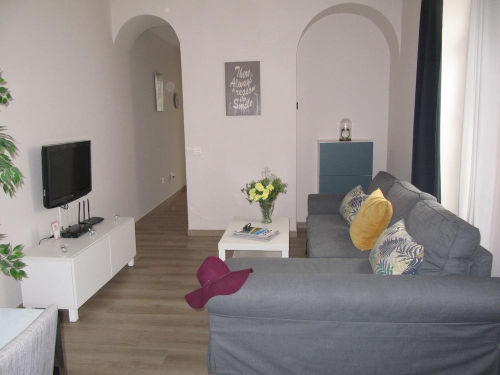 Life Apartments Guadalete เฮเรซ เด ลาฟรอนเตรา ภายนอก รูปภาพ